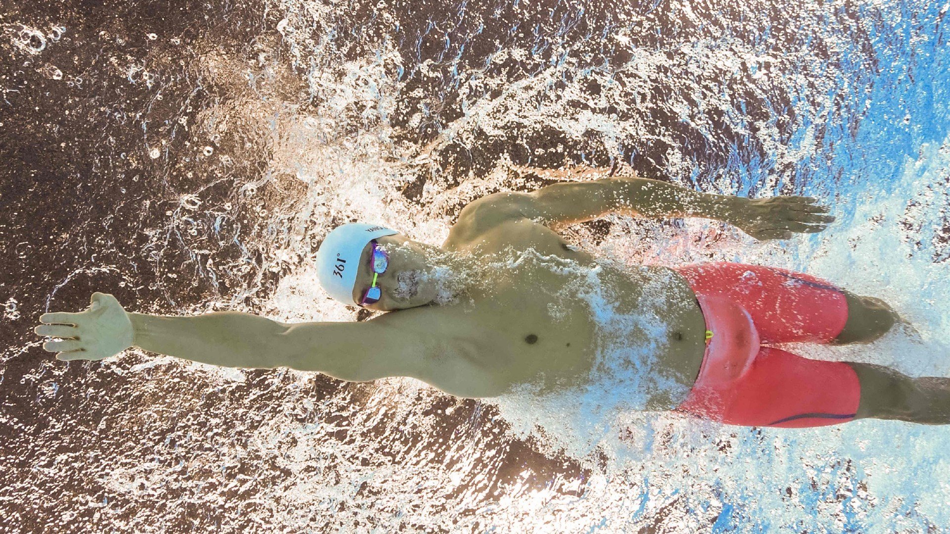 转身技术成200米自由泳隐形胜点，自由泳转身多少度